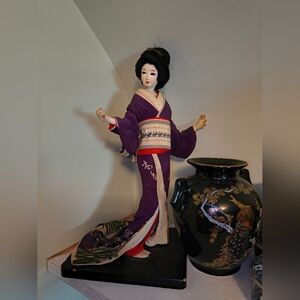 Geisha Figurine